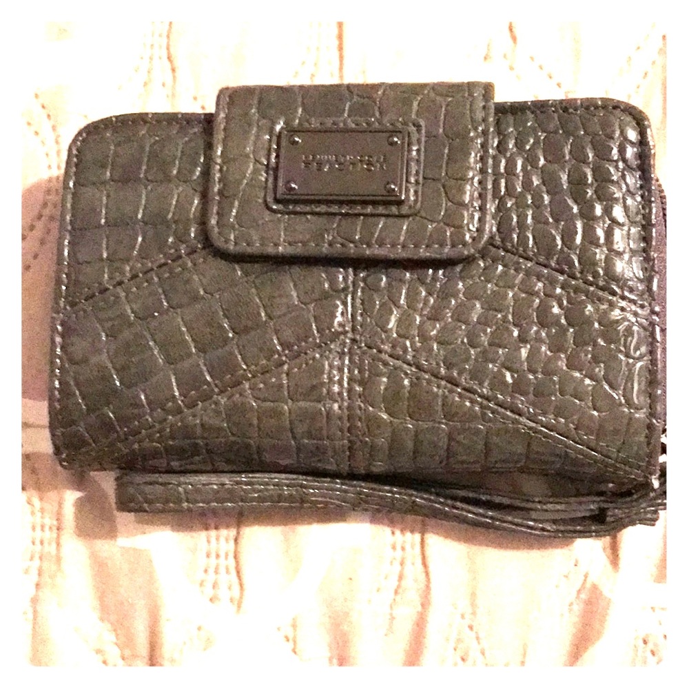Kenneth Cole Reaction Wallet / Wristlet